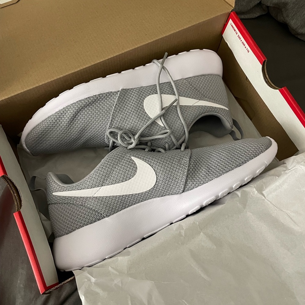 Nike shoes Roshe